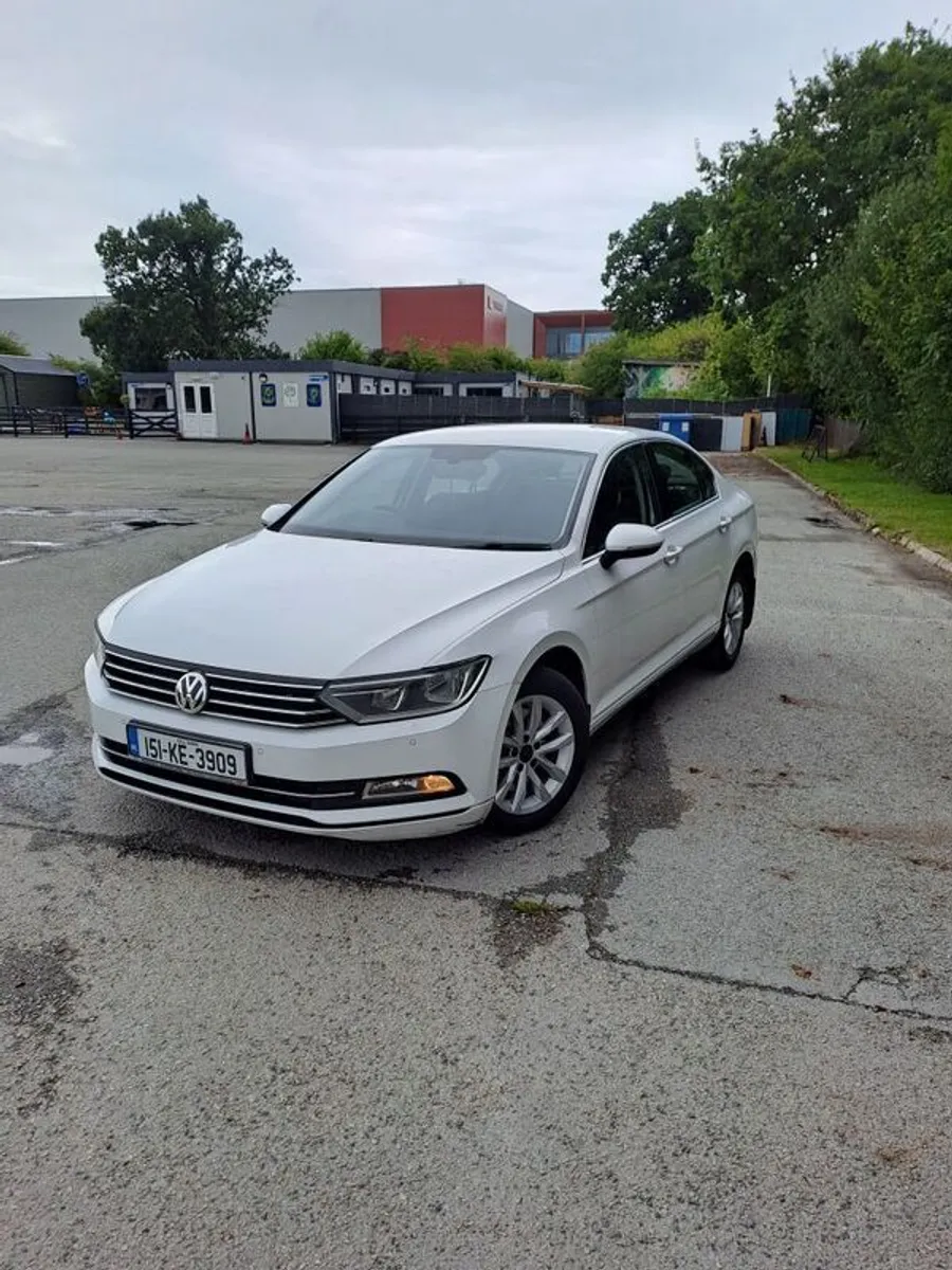 2015 Volkswagen Passat - Image 3