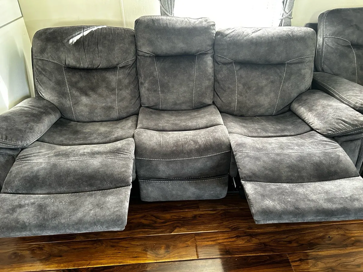 3 + 1 seater recliner sofa - Image 3