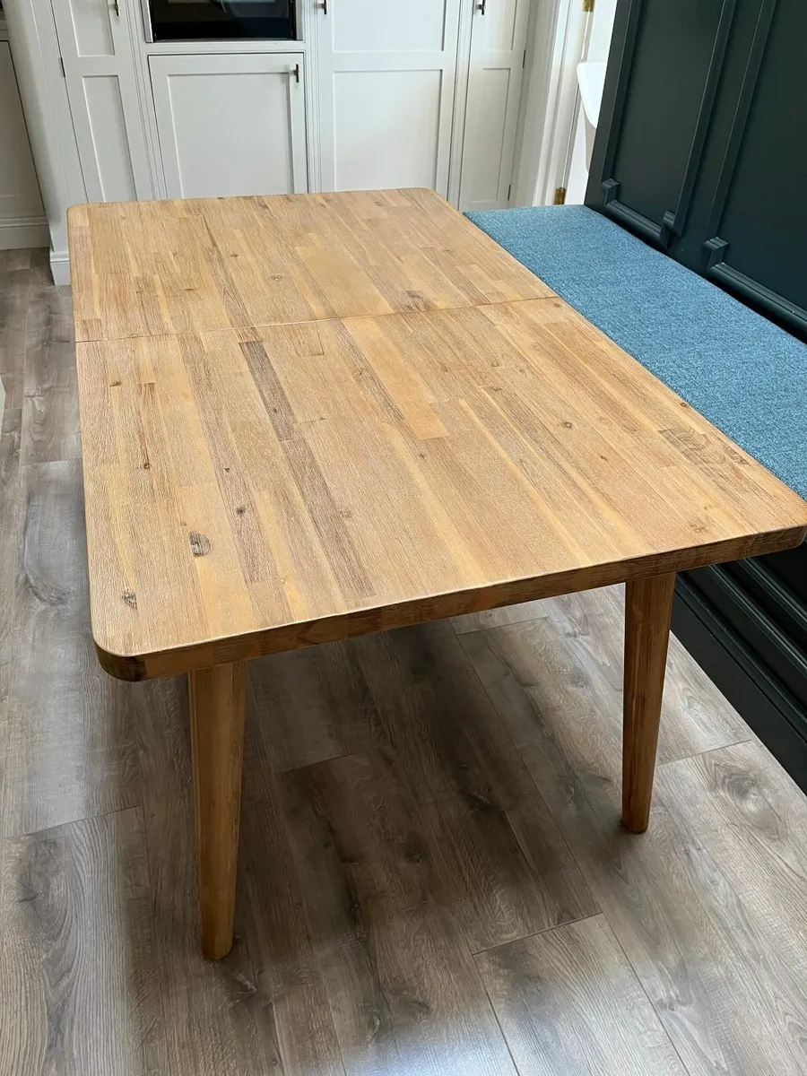 Extendable kitchen / dining room table - Image 1