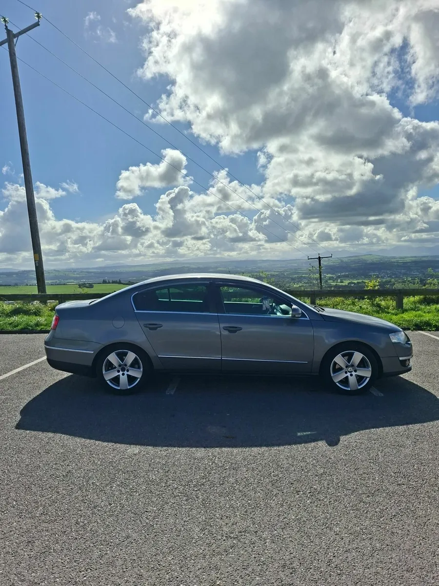 Volkswagen Passat 2008 - Image 1