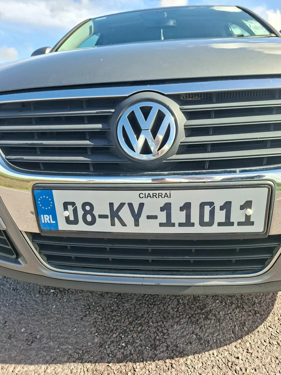 Volkswagen Passat 2008 - Image 2