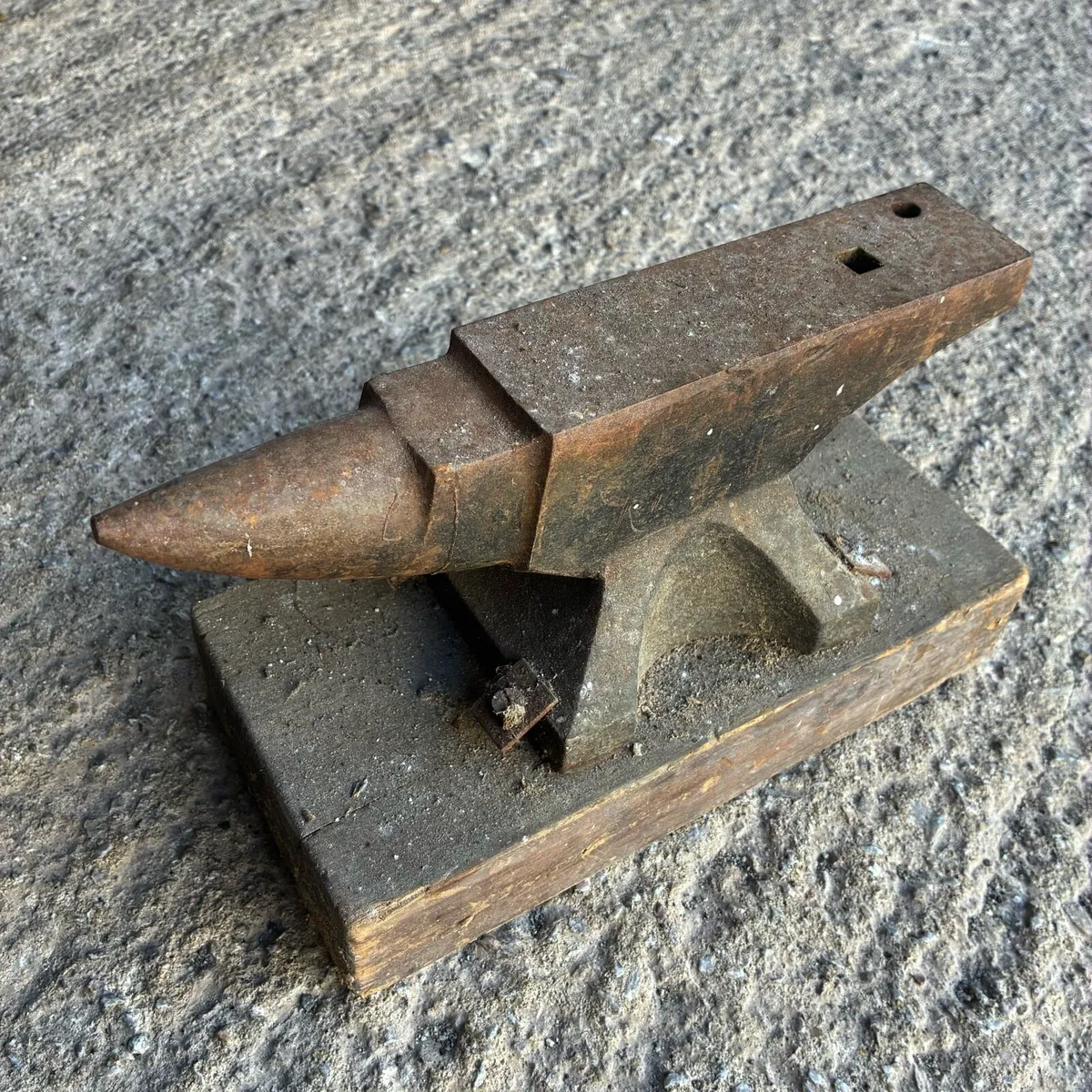 HOBBY ANVIL - London type - Image 1