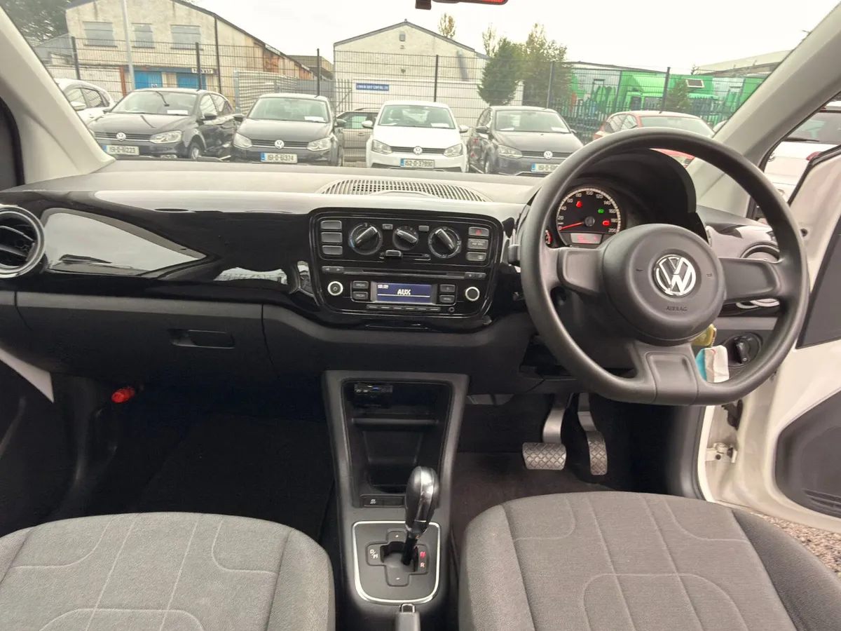 Volkswagen up! 2015 - Image 9