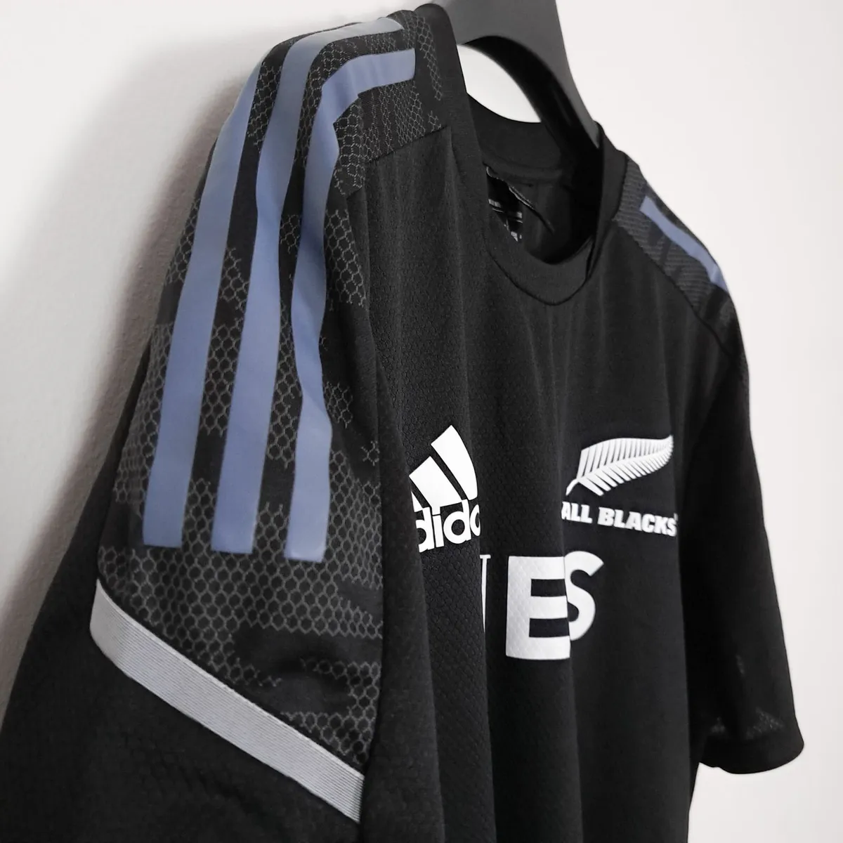 Adidas All Blacks 22 23 Mens Rugby Shirt XL - Image 4