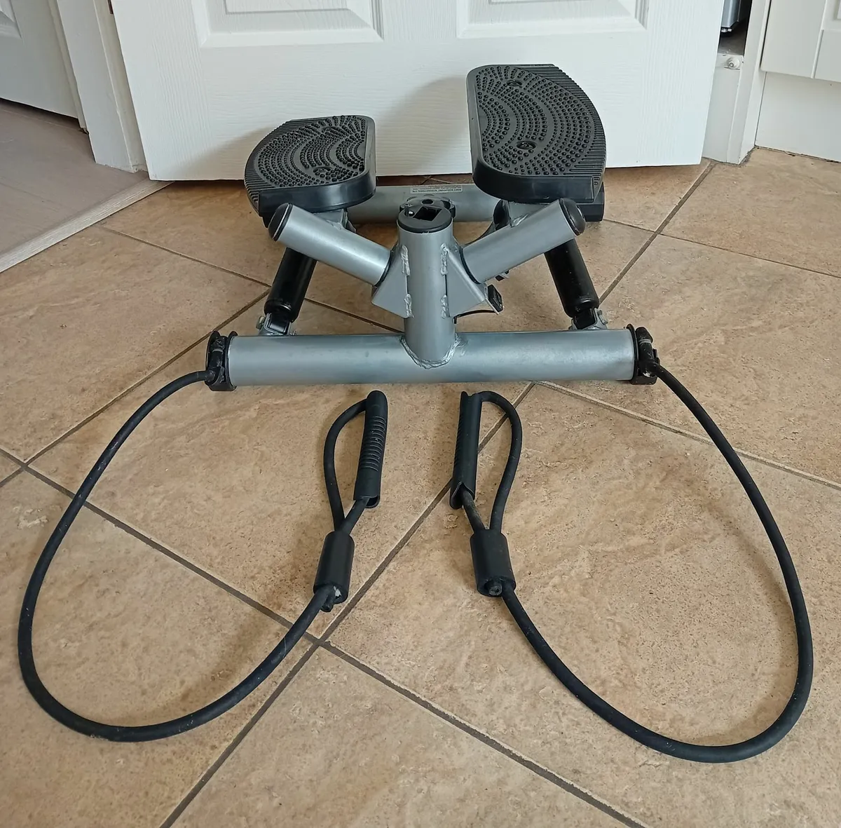 Body Sculpture Twist Stepper With Resistance Bands - Image 4