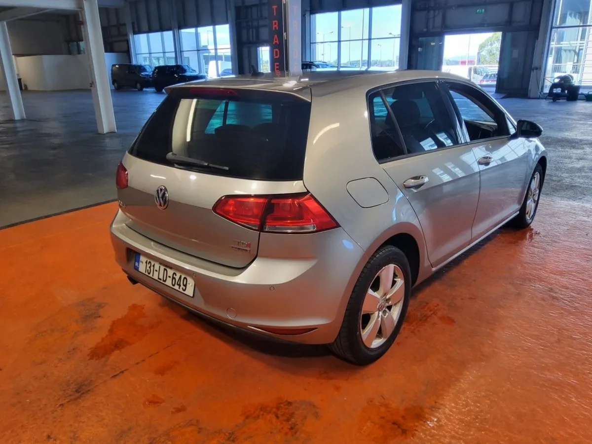 Volkswagen Golf 1.6 TDI 105BHP Bluemotion - Image 3