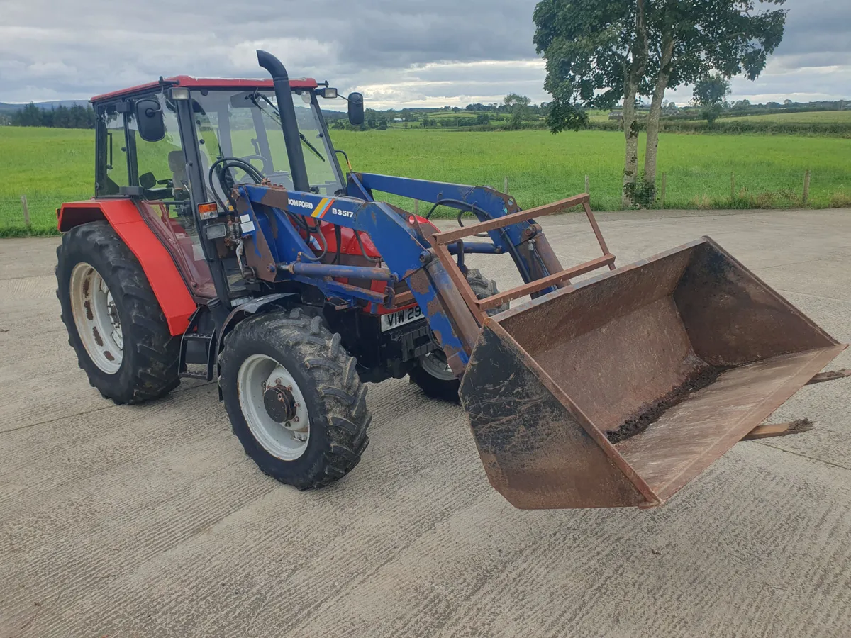 1998 Case IH 4230 Pro c/w Loader, Bucket & Forks - Image 3