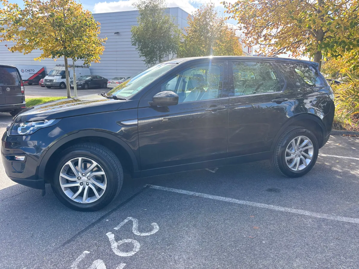 181 Landrover Discovery Sports 2.0 TD4 Seven Sea - Image 2