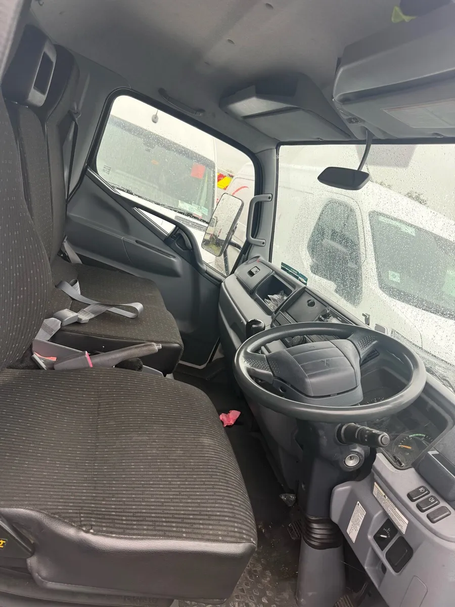 Canter 3.5 tonne..can be driven on car B licence - Image 3