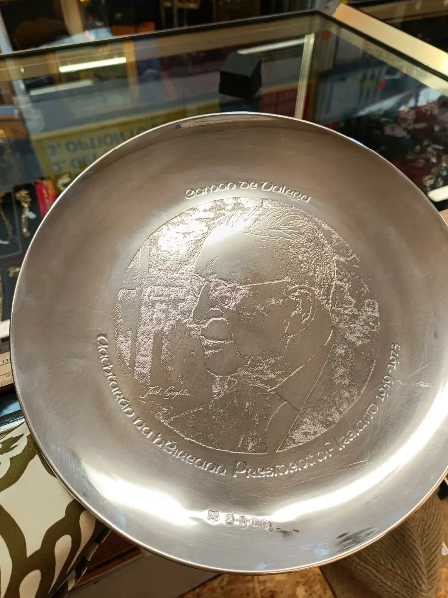 Eamon De Valera Silver Plate 1973 - Image 1