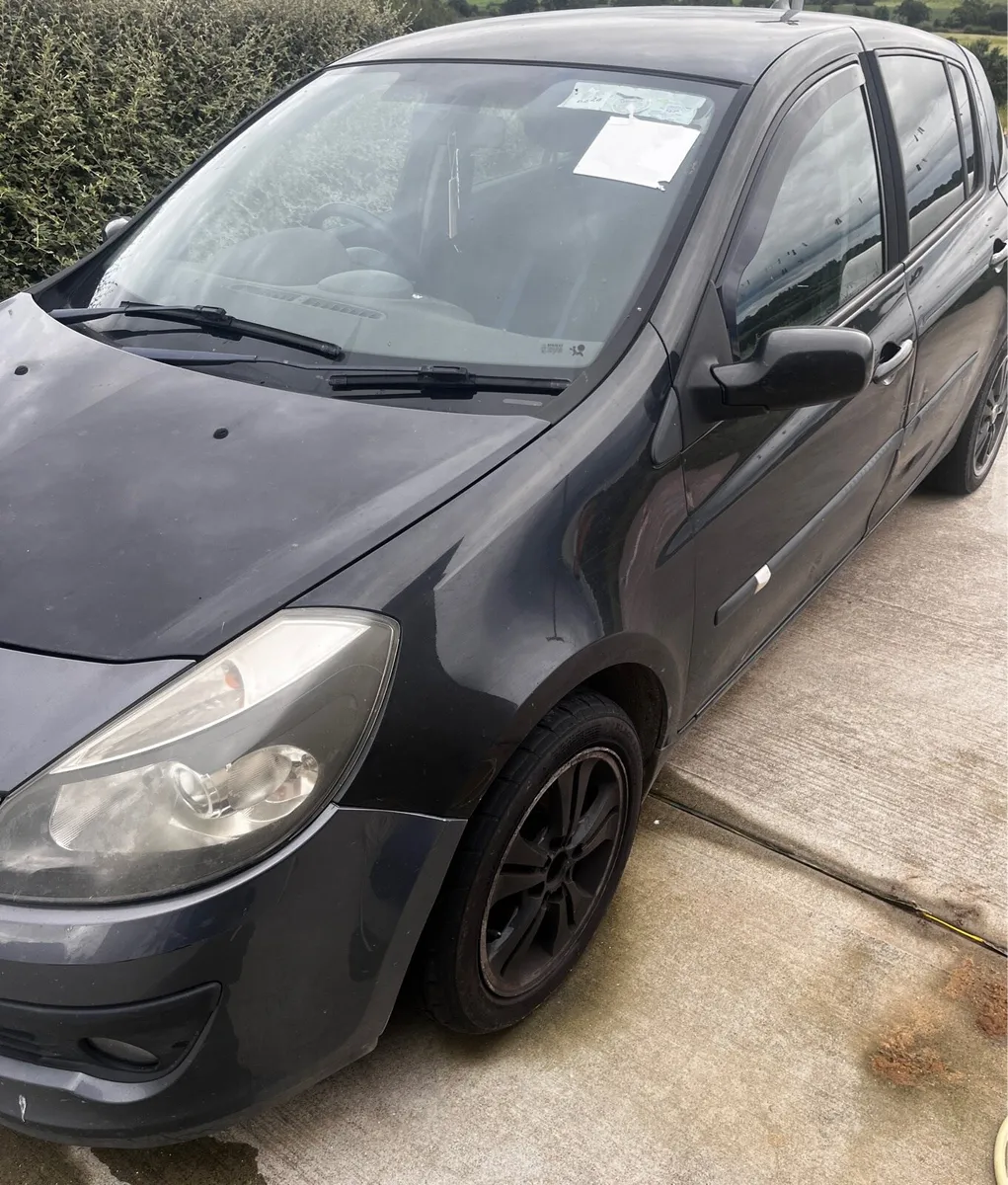 Renault Clio 1.1 - Image 1