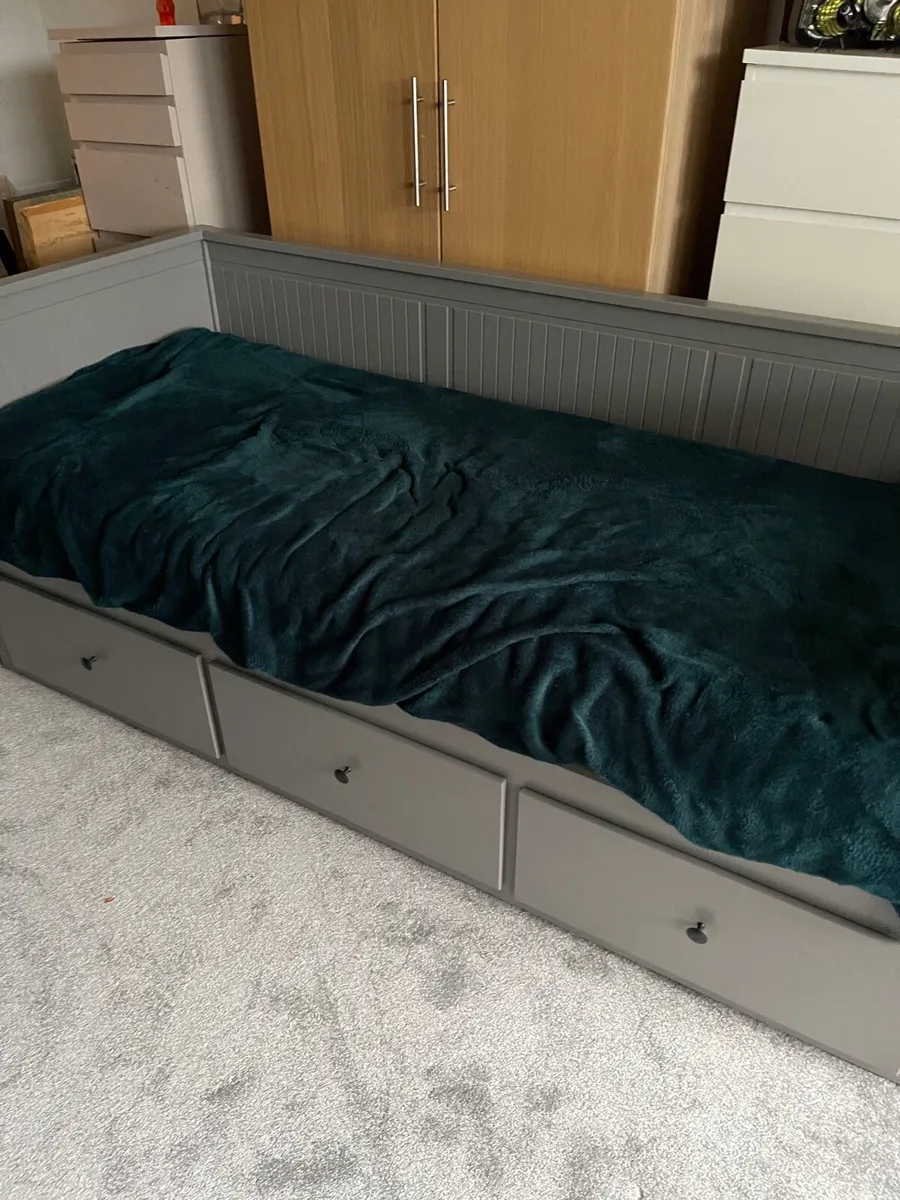 Ikea Hemnes day bed - Image 1