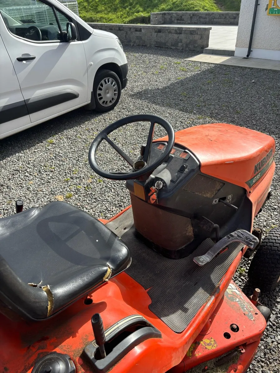 Kubota G18 sit on lawnmower - Image 3