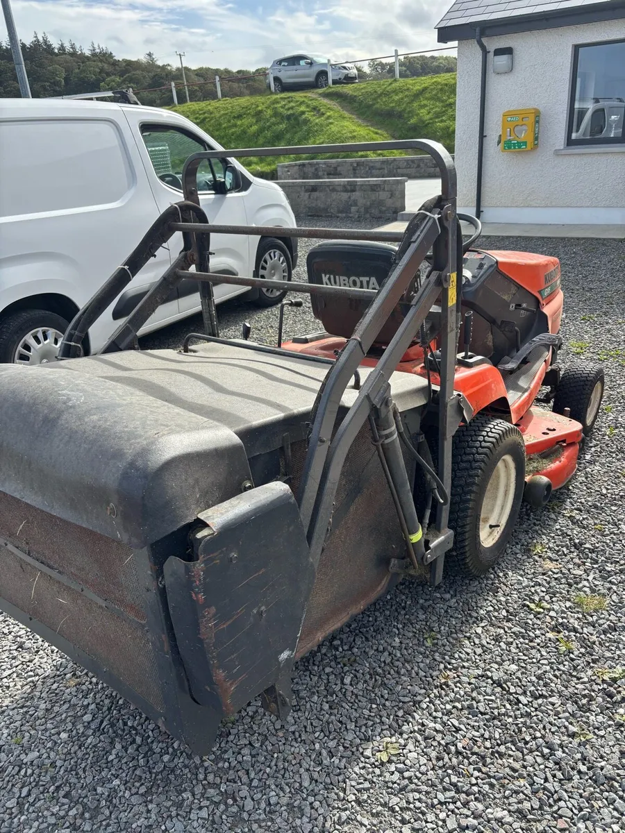 Kubota G18 sit on lawnmower - Image 4