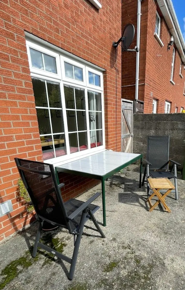 Outdoor table - Image 4