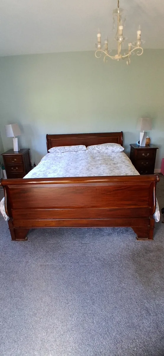 Bedroom furniture - Image 1