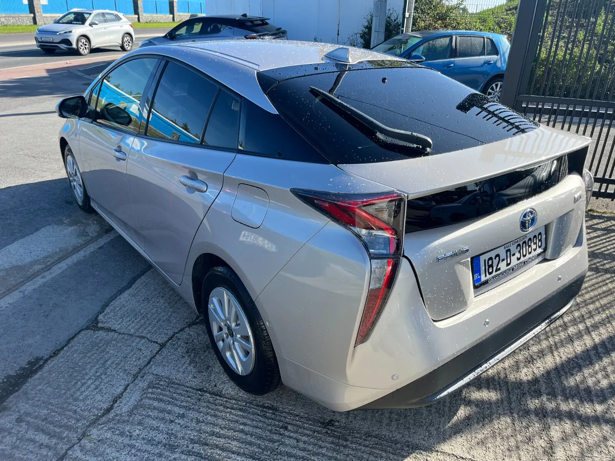 TOYOTA PRIUS 2018, 1.8 HYBRID AUTOMATIC LOW KMS - Image 4
