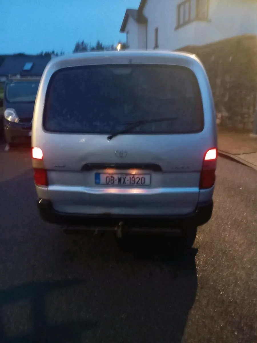 2008 Toyota hiace lwb 220 km. Read add before call - Image 3