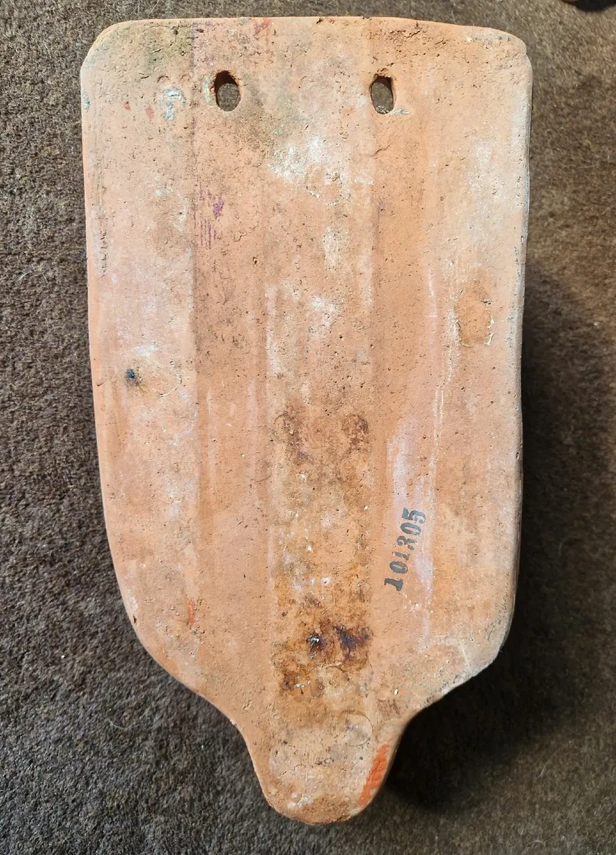 Terracotta wall planter - Image 4