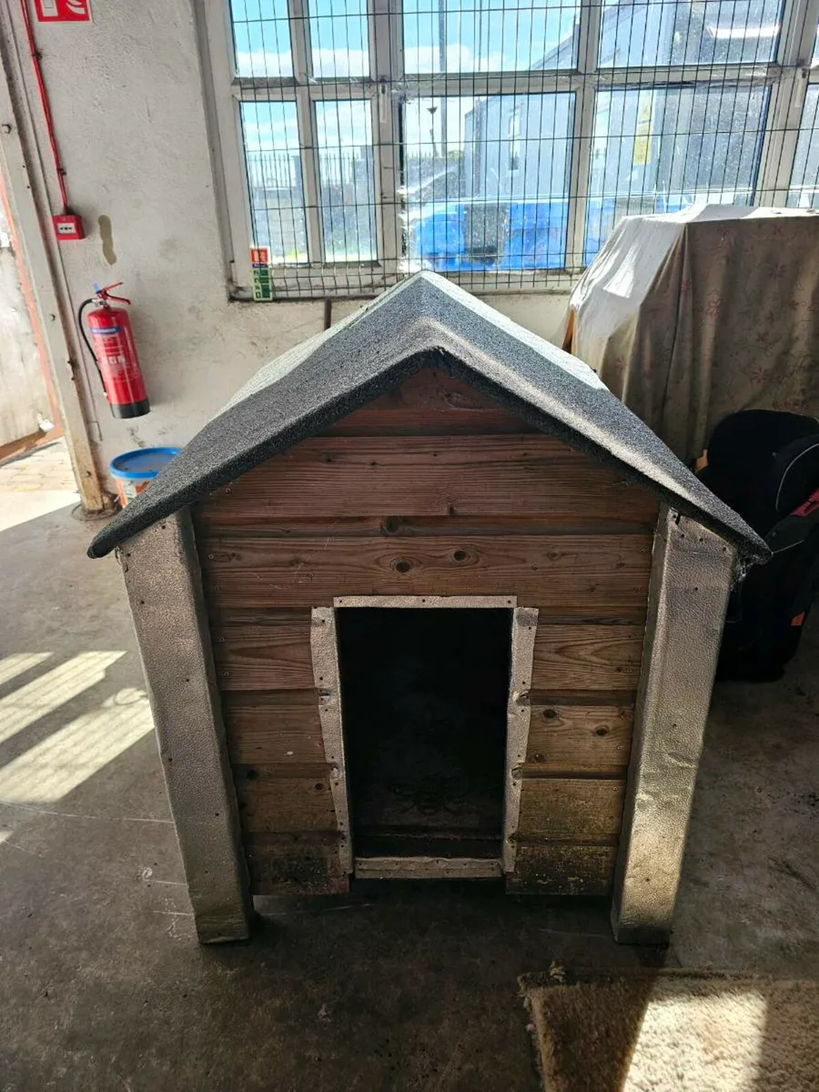 Dog kennel - Image 1