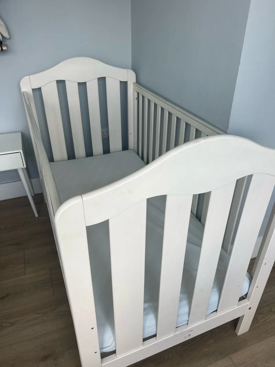 Cot - Image 1