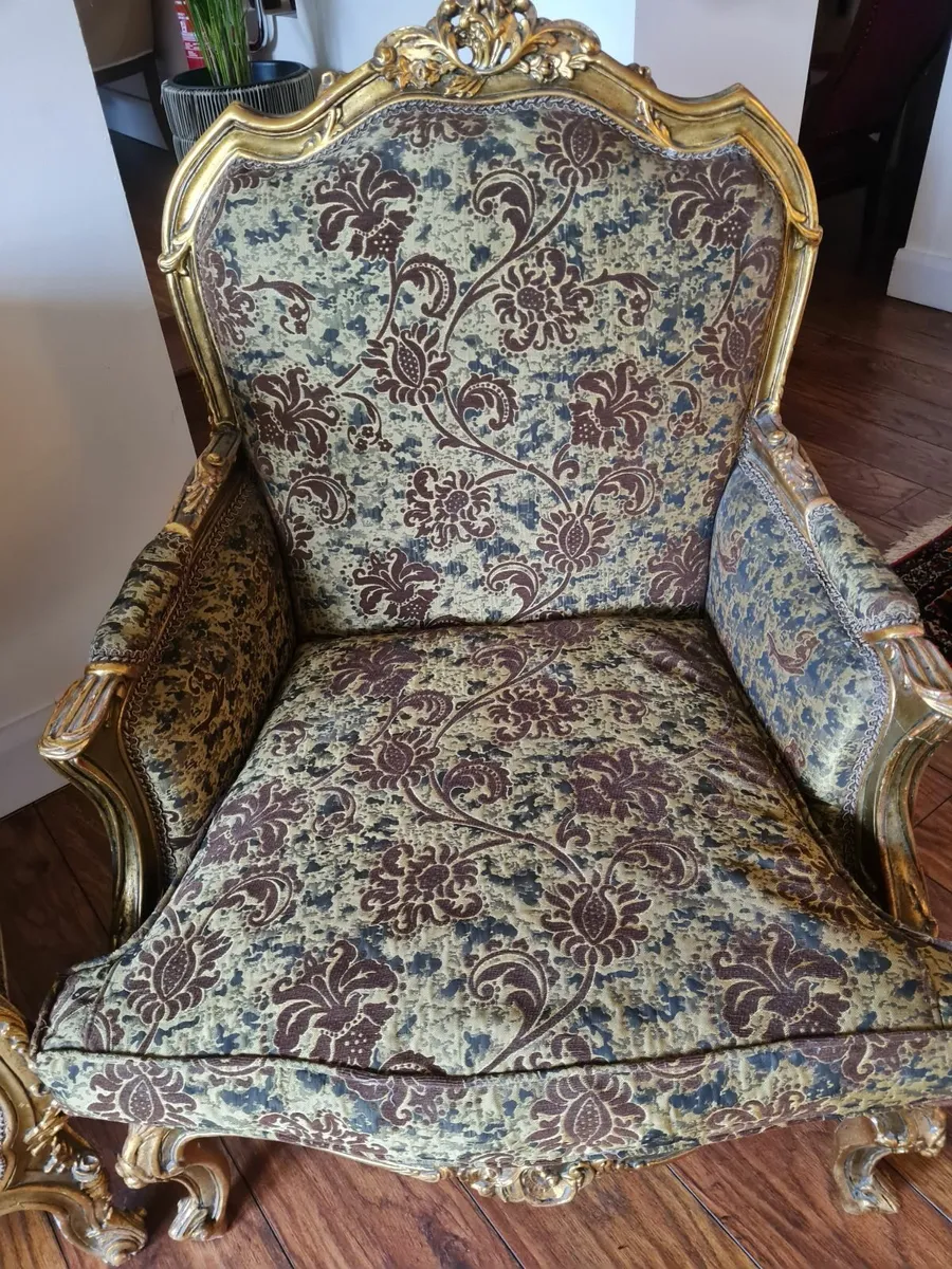 Ornate three piece furniture - Image 3