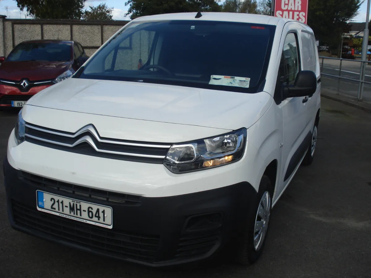 Citroen Berlingo 2021 - Image 2