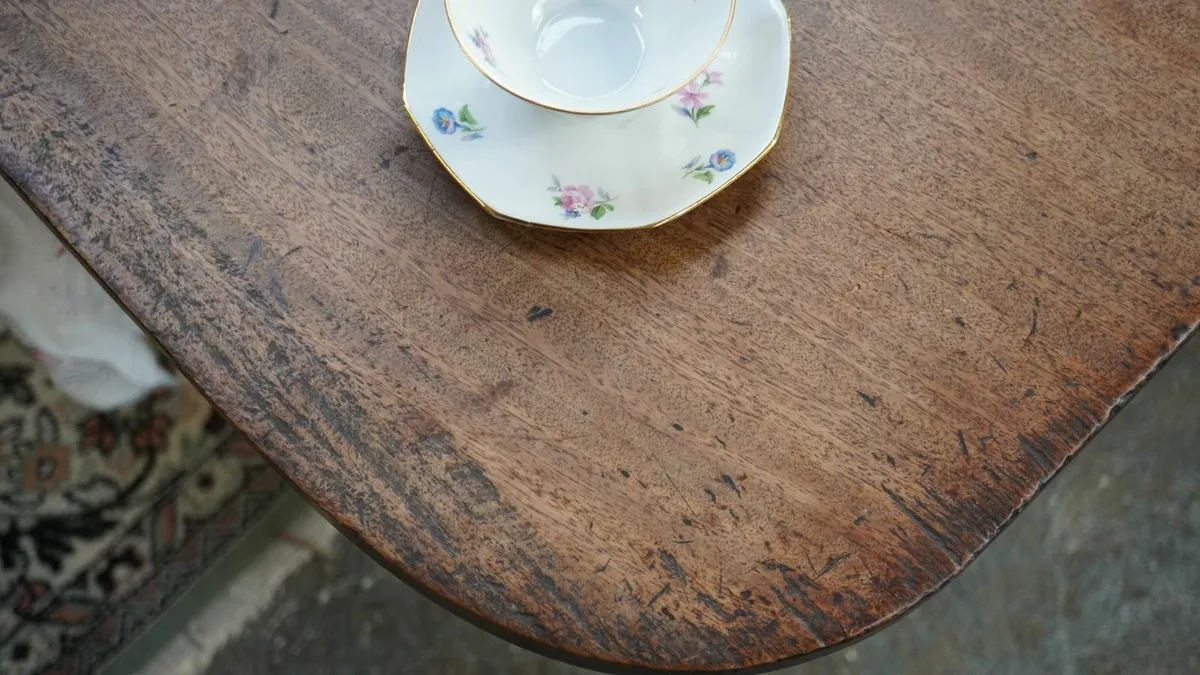 Early Victorian Mahogany Drop-Leaf Dining Table - Image 4