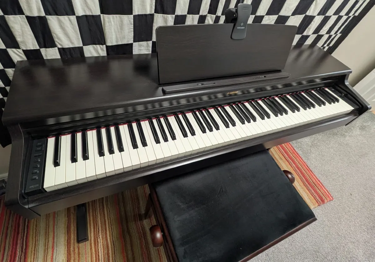 Yamaha YDP-165 R Arius only 6 months old, as new - Image 1