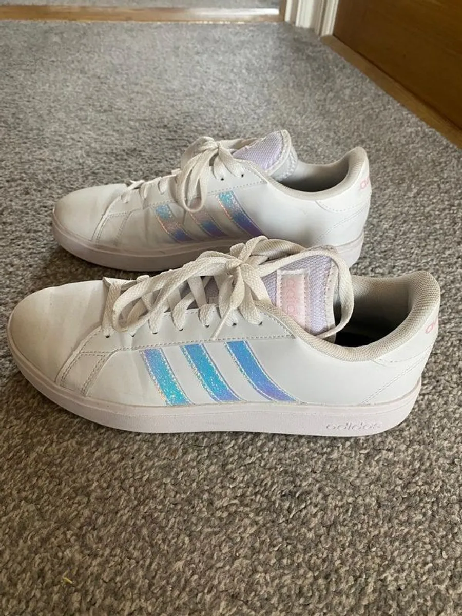 Womens adidas shoes - Image 2