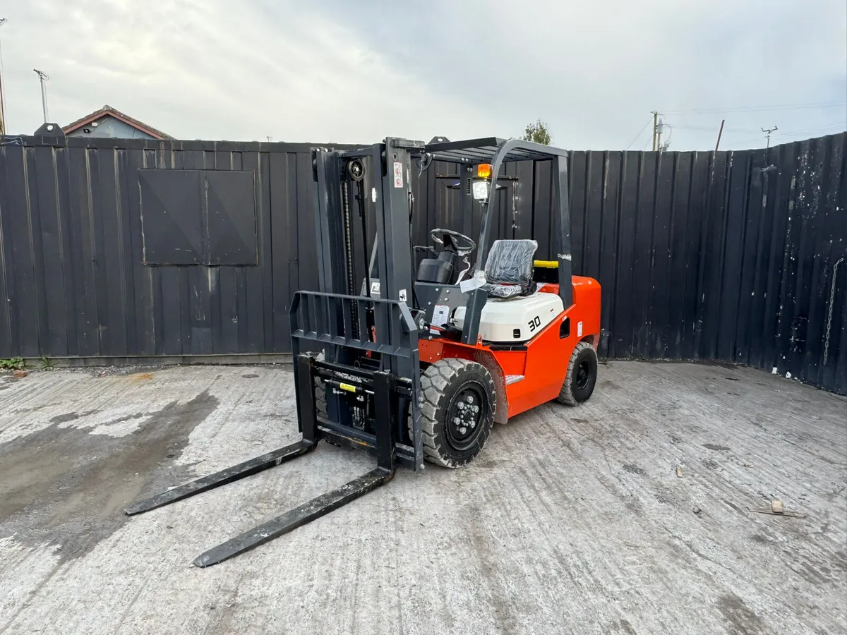 HCHI CPCD35 Diesel Forklift – 3 Stage Free Lift Ma - Image 4
