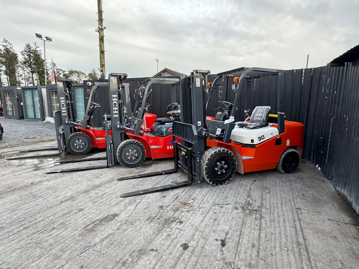 HCHI CPCD35 Diesel Forklift – 3 Stage Free Lift Ma - Image 2
