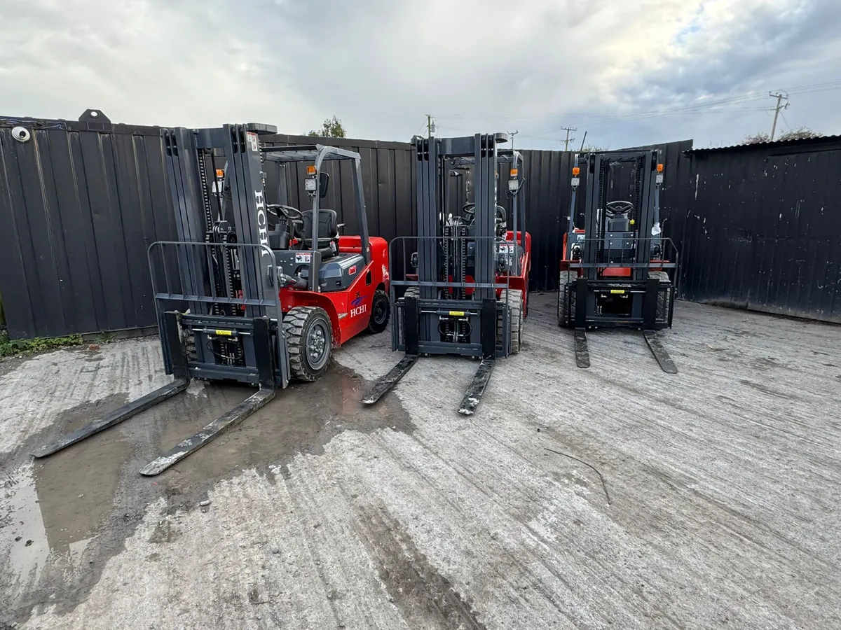 HCHI CPCD35 Diesel Forklift – 3 Stage Free Lift Ma - Image 3