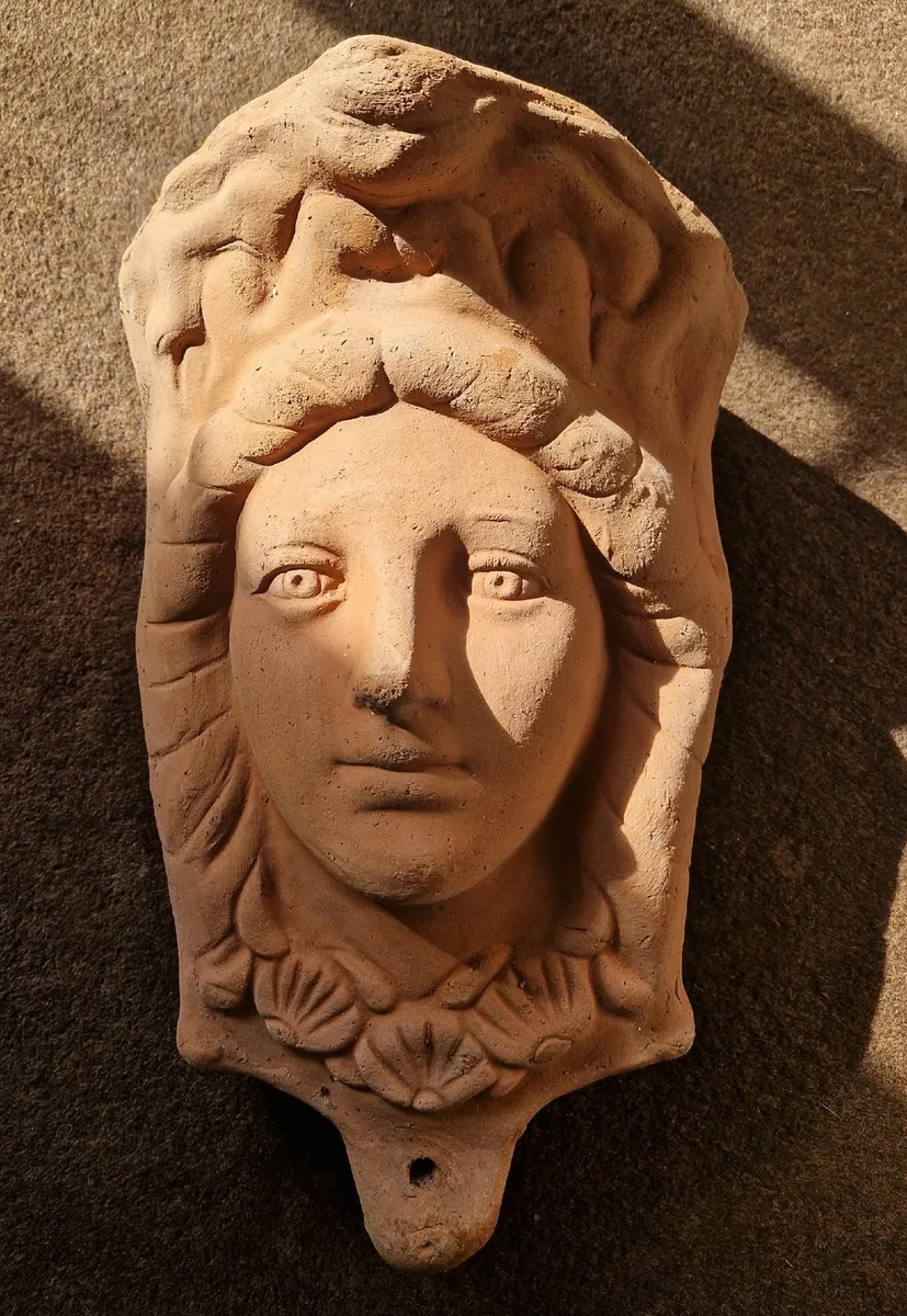 Terracotta wall planter - Image 1
