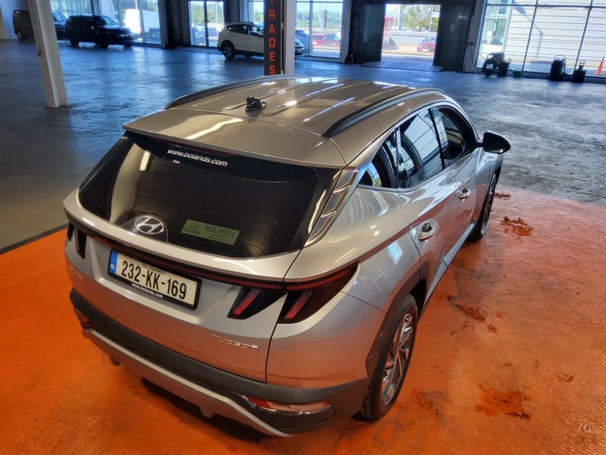 Hyundai Tucson 2WD Executive Plus - Image 3