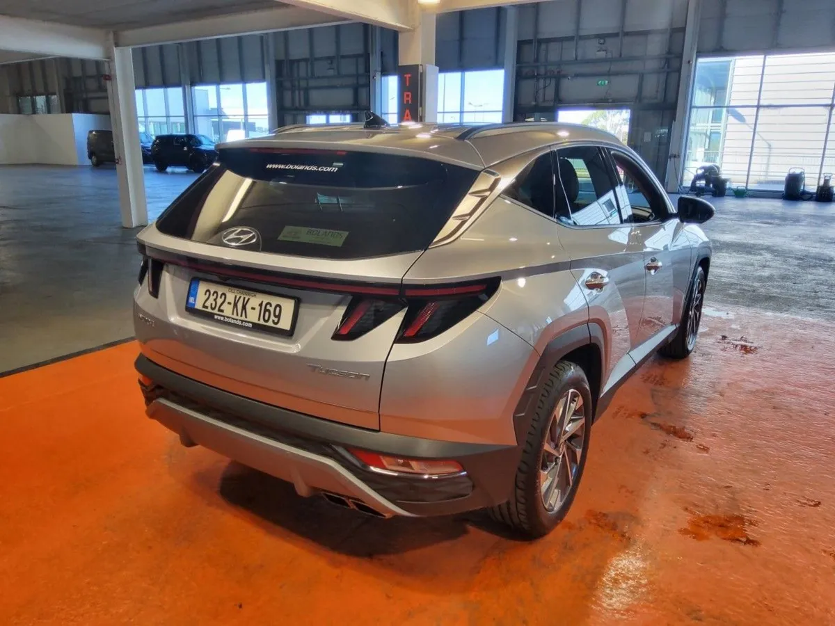 Hyundai Tucson 2WD Executive Plus - Image 4