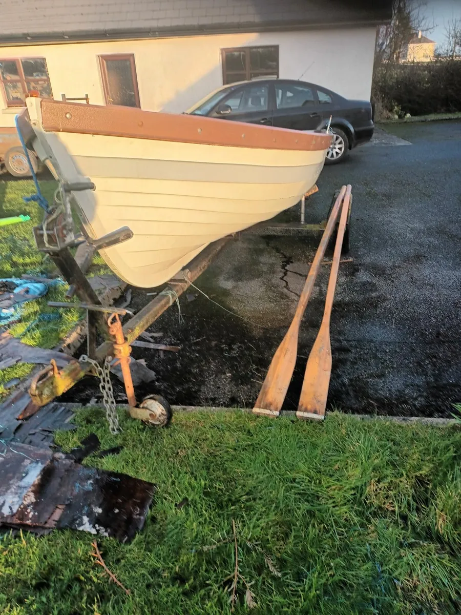 Lake boat - Image 1