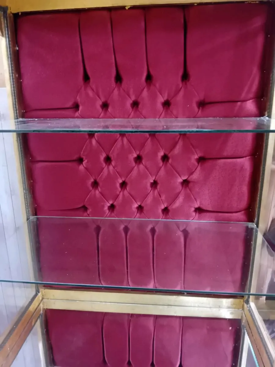Very Decorative Ormolu Style Display Cabinet - Image 2
