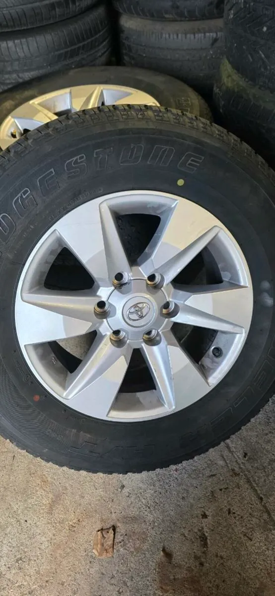 17" Toyota land cruiser alloys - Image 3