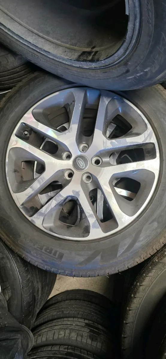 Genuine 20"  land-rover alloys - Image 2