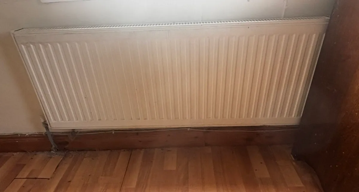 Stove and radiators - Image 3