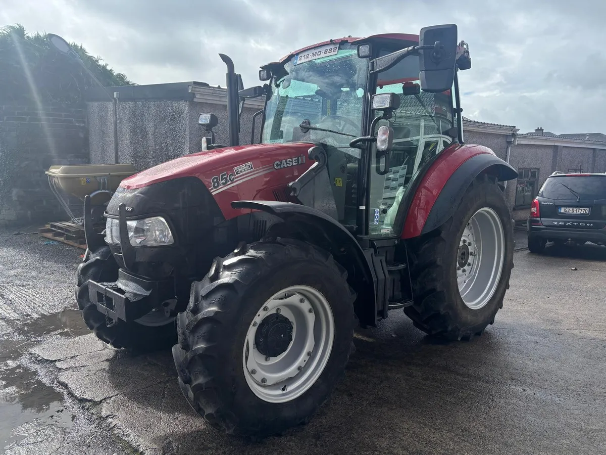 Case IH Farmall 85c - Image 2
