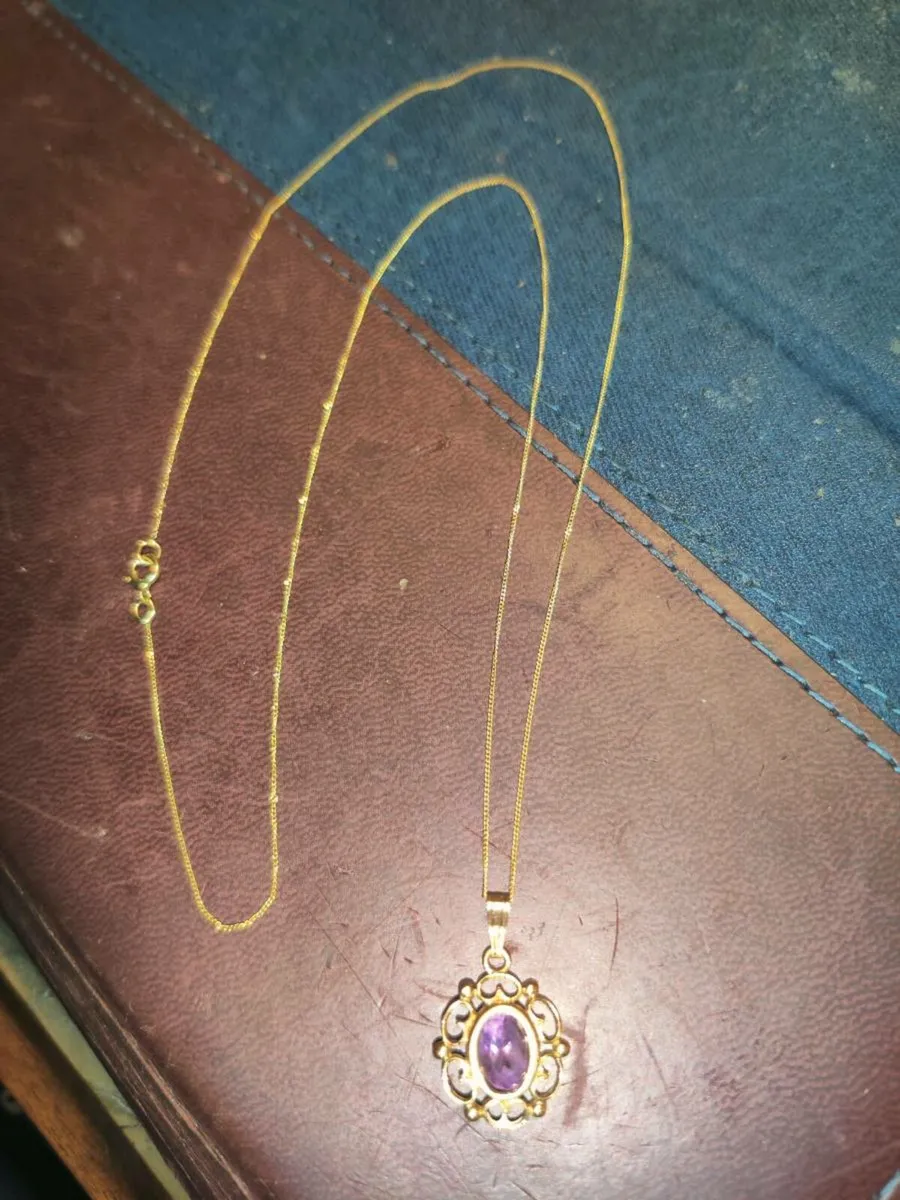 GLITTERY AMETHYST, 9CT Gold Vintage Necklace ! - Image 2