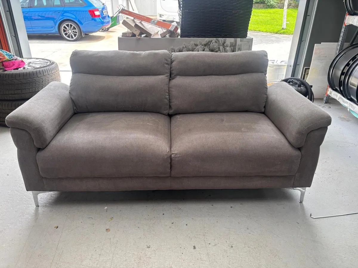 Couches - Image 2