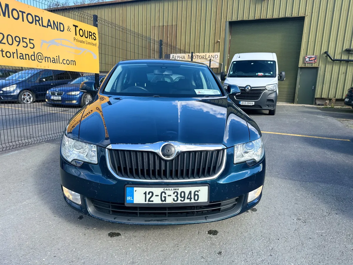 Skoda Superb 2012 - Image 2