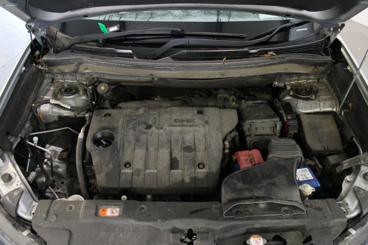 Mitsubishi Outlander 2.2 Di-d 150PS 6AT 4WD 7-sea - Image 4