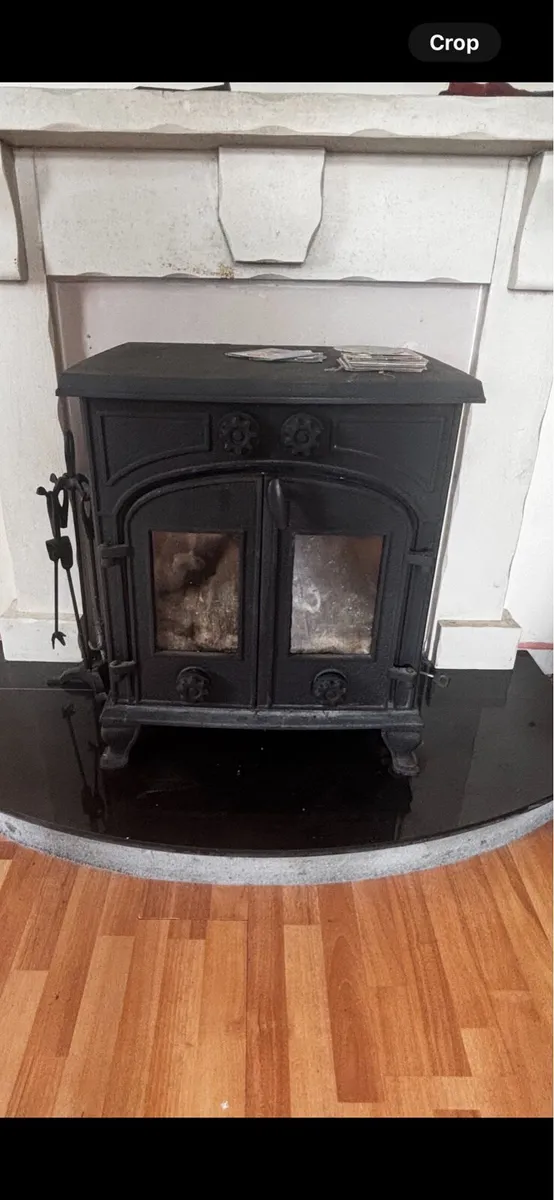 Stove and radiators - Image 1
