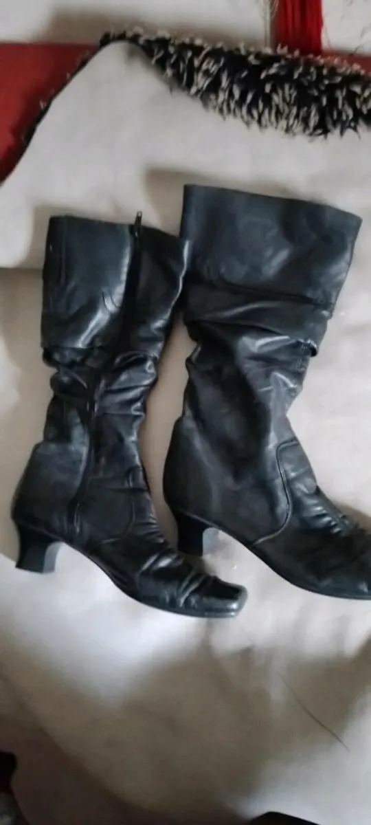 Crossdresser? Lingerie footwear leaterlook and sil - Image 2