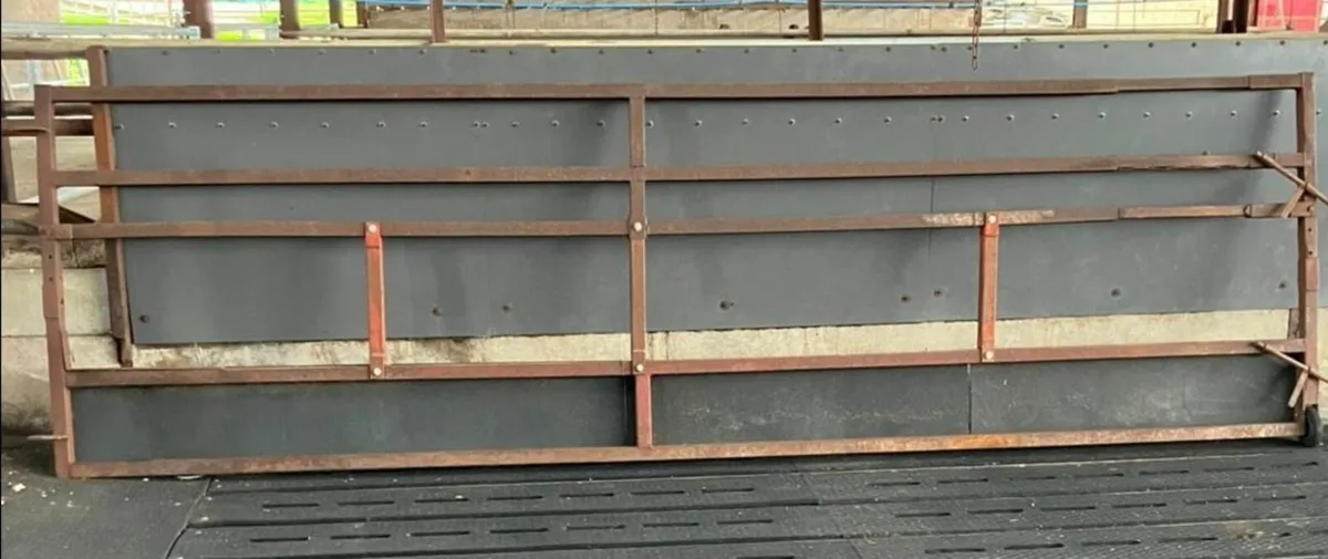 Box Iron Feeding Gates - Image 2