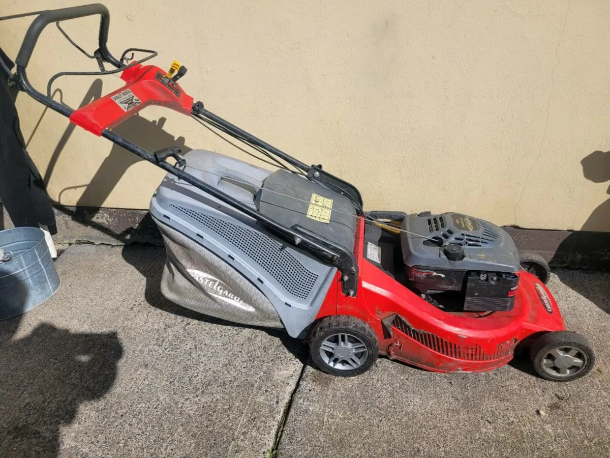 Castlegarden lawnmower - Image 1